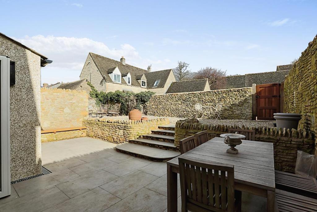 Luxury Cotswold Cottage With Hot Tub In Stow On The Wold! Dış mekan fotoğraf